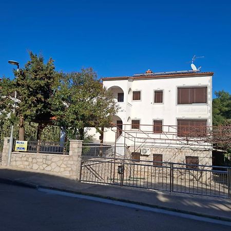 Apartments Vila Tisa マリ・ロシニュ エクステリア 写真