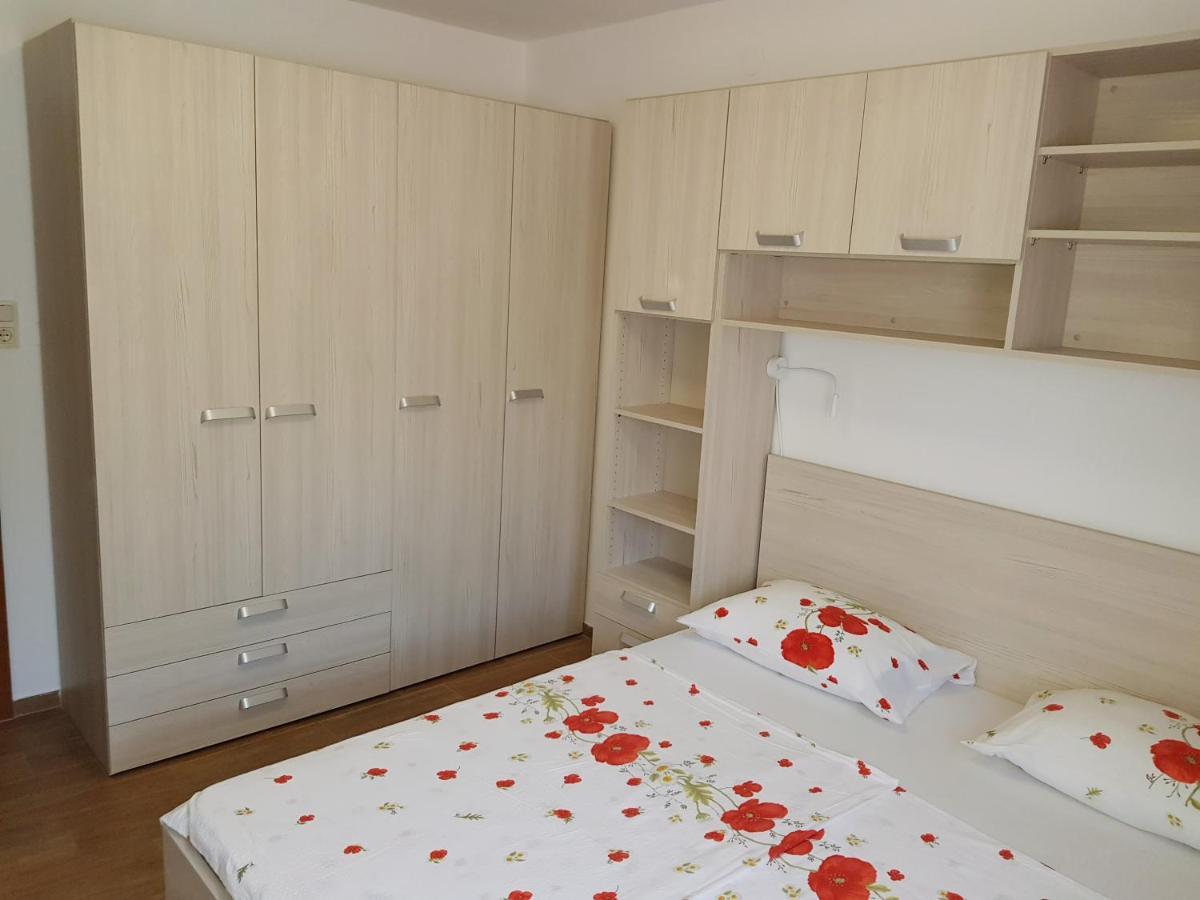Apartments Vila Tisa マリ・ロシニュ エクステリア 写真