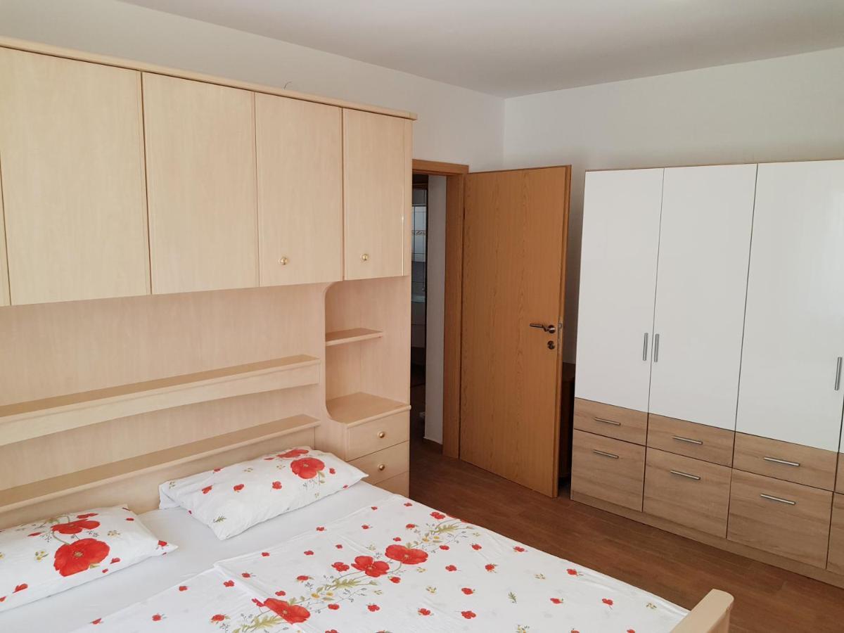 Apartments Vila Tisa マリ・ロシニュ エクステリア 写真