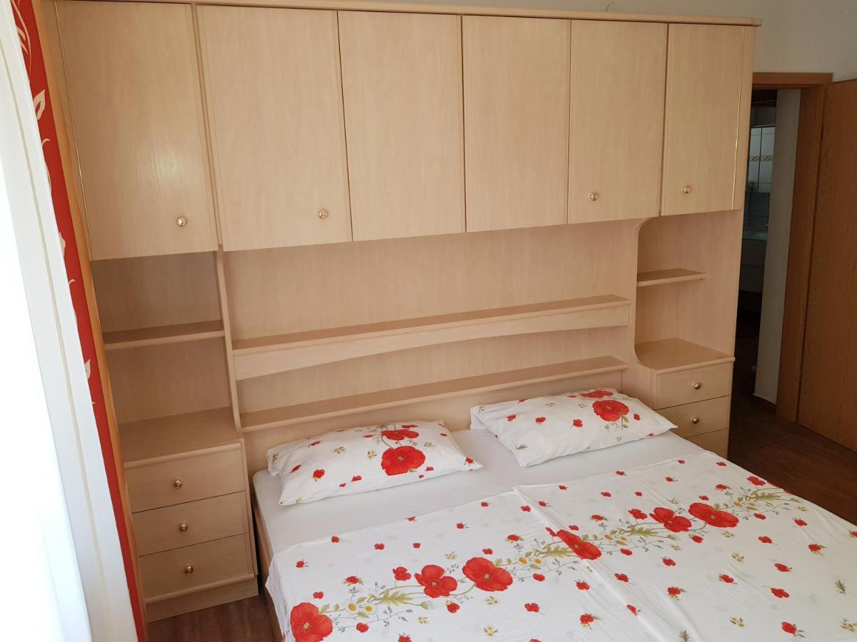 Apartments Vila Tisa マリ・ロシニュ エクステリア 写真
