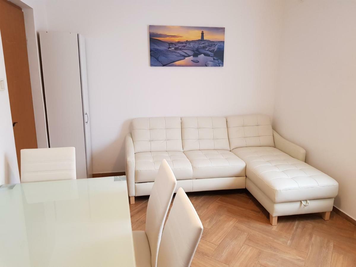 Apartments Vila Tisa マリ・ロシニュ エクステリア 写真