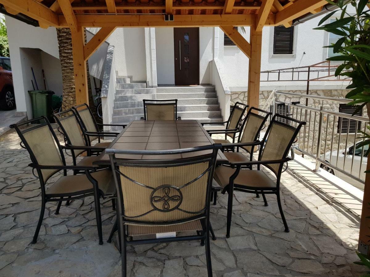Apartments Vila Tisa マリ・ロシニュ エクステリア 写真